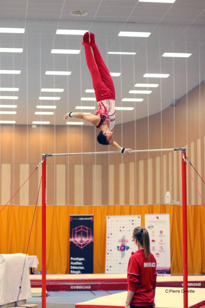 Illia Kovtun, gymnaste Ukrainien à la barre fixe